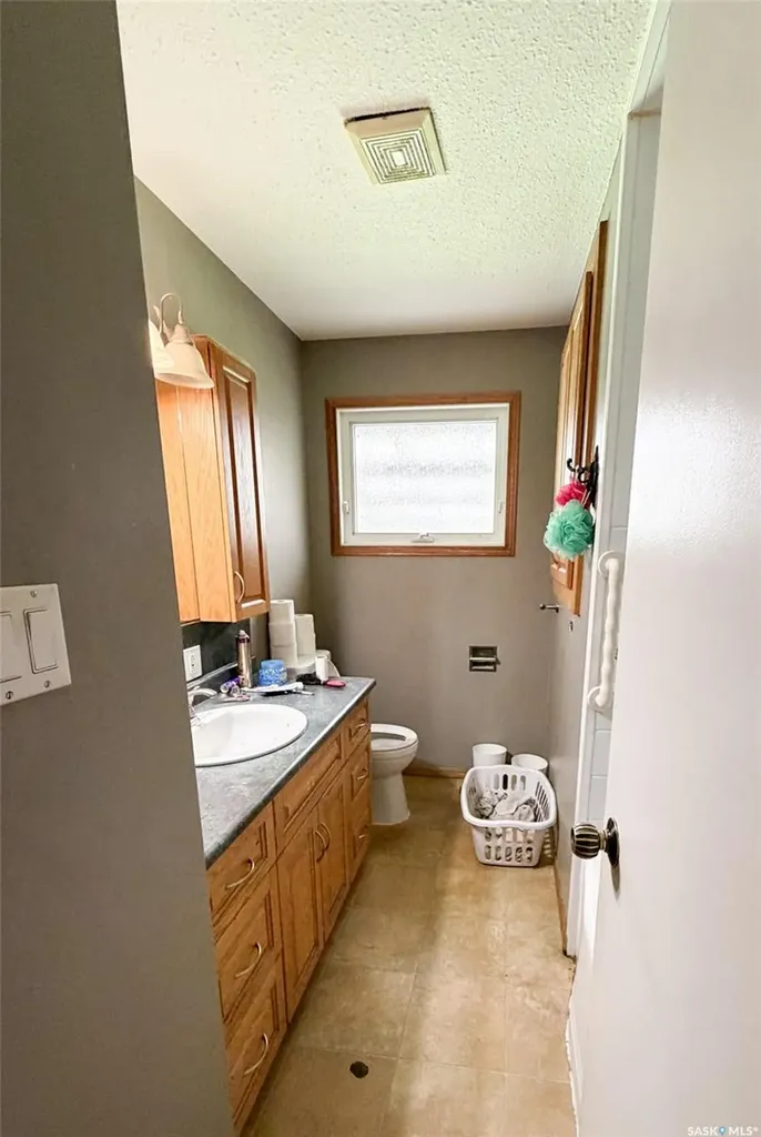 518 1st Street E Meadow Lake SK S9X 1E9