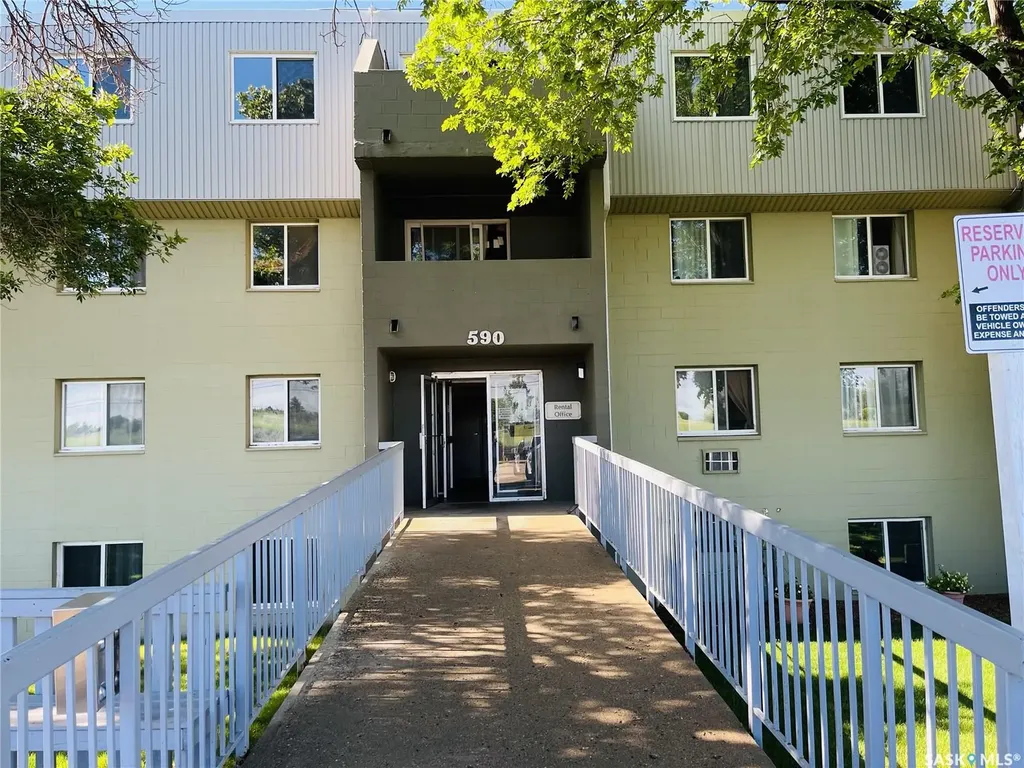 590 Laurier Street Moose Jaw SK S6H 6X6