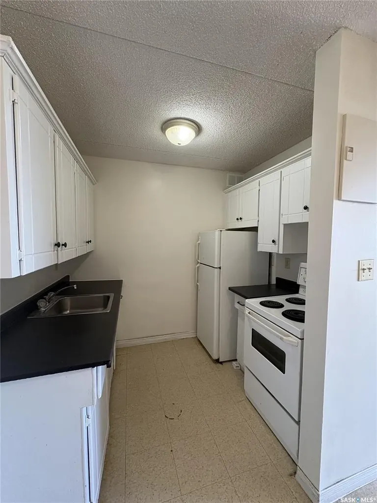 590 Laurier Street Moose Jaw SK S6H 6X6