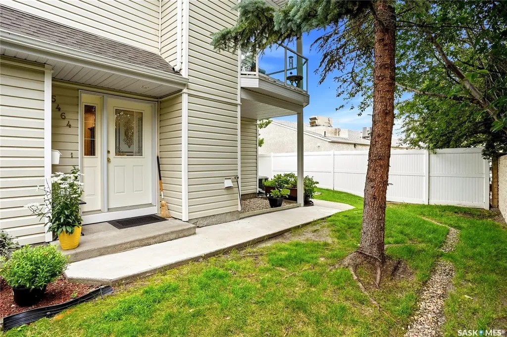 5464 Rochdale Boulevard Regina SK S4X 4P1