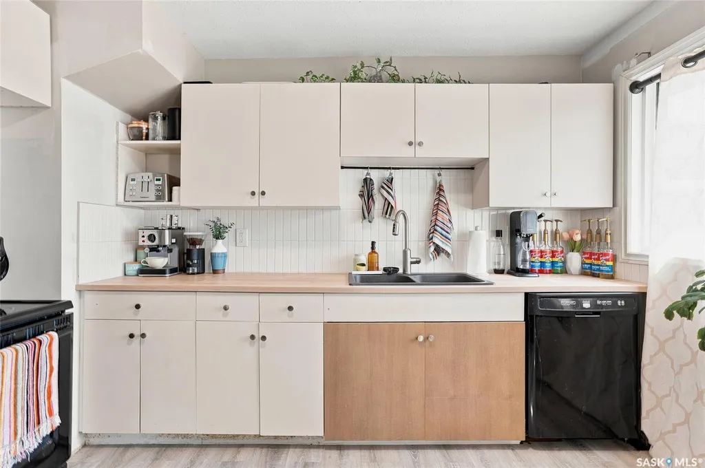 421 Y Avenue S Saskatoon SK S7M 3J8