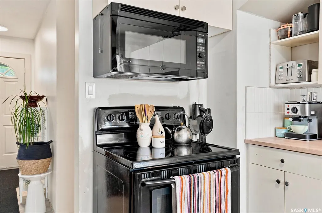 421 Y Avenue S Saskatoon SK S7M 3J8
