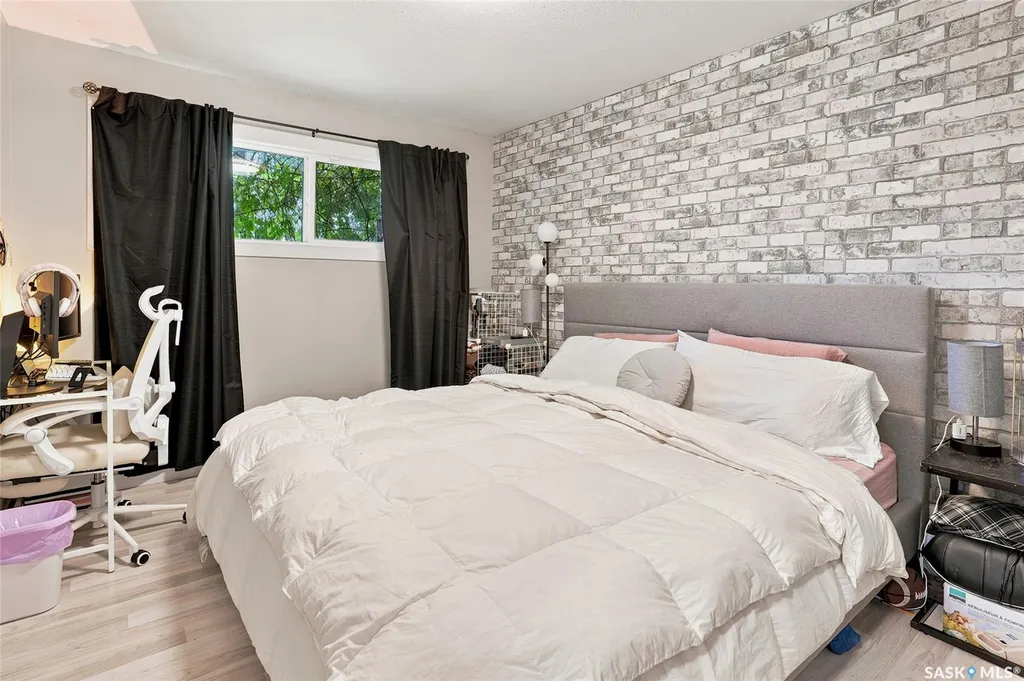421 Y Avenue S Saskatoon SK S7M 3J8