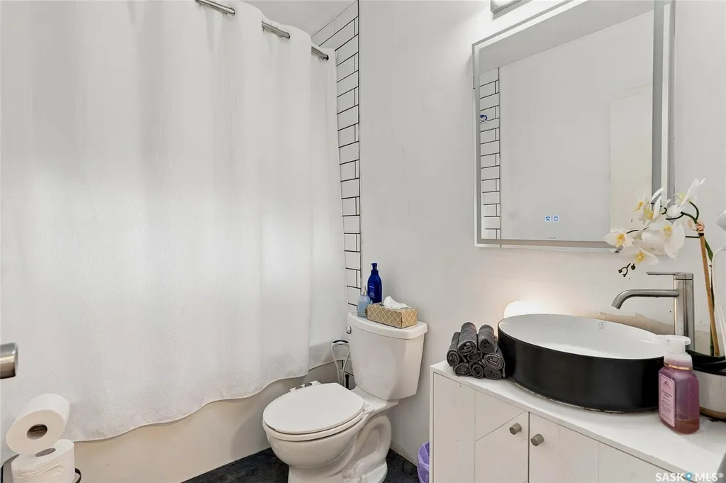 421 Y Avenue S Saskatoon SK S7M 3J8