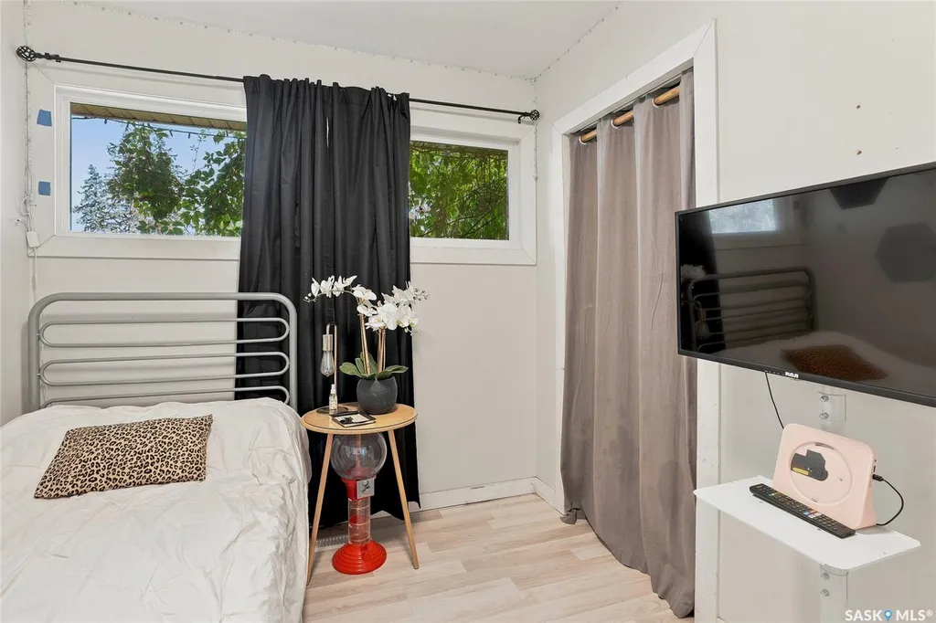 421 Y Avenue S Saskatoon SK S7M 3J8