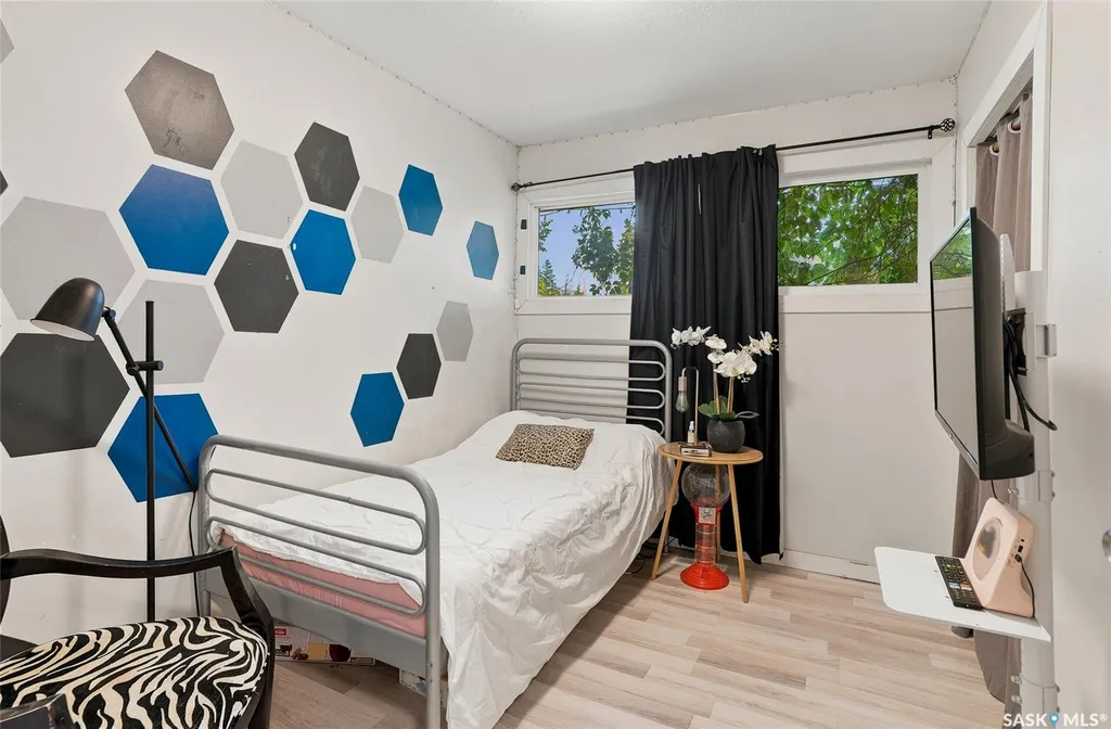 421 Y Avenue S Saskatoon SK S7M 3J8