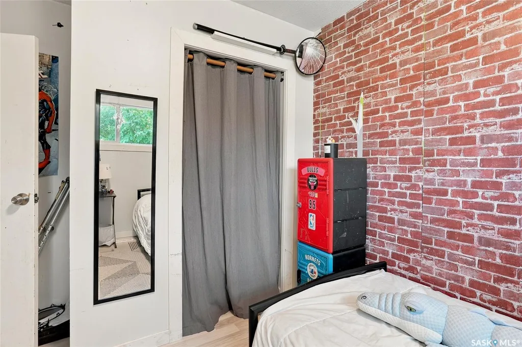 421 Y Avenue S Saskatoon SK S7M 3J8