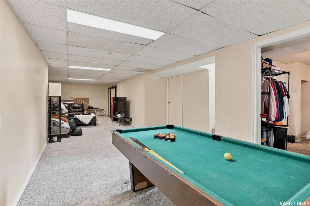 421 Y Avenue S Saskatoon SK S7M 3J8