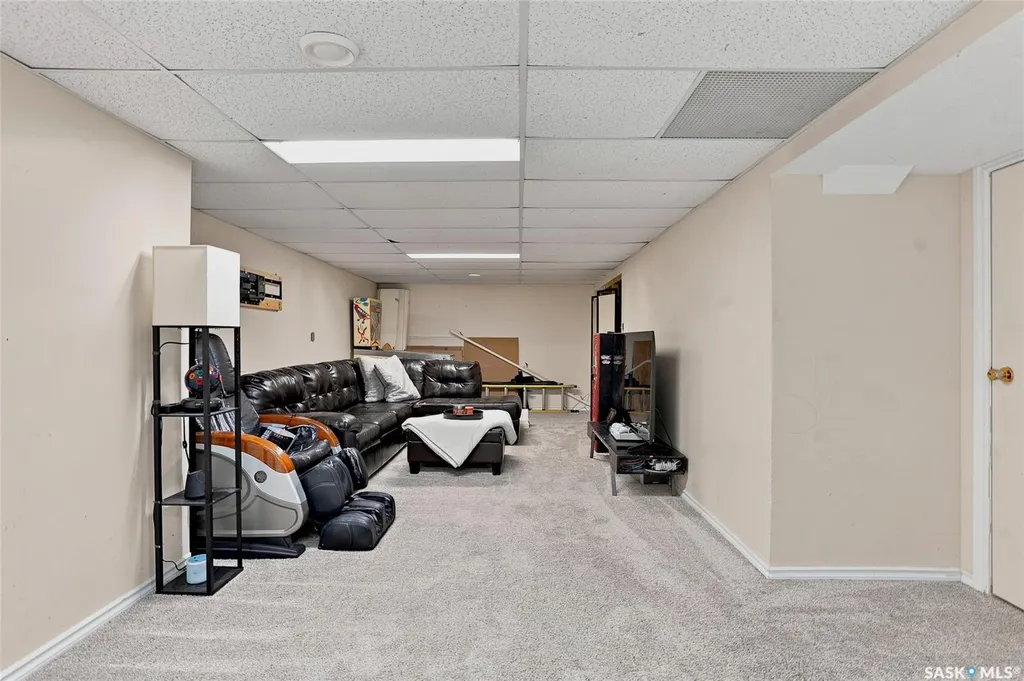 421 Y Avenue S Saskatoon SK S7M 3J8
