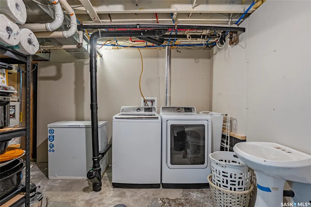 421 Y Avenue S Saskatoon SK S7M 3J8