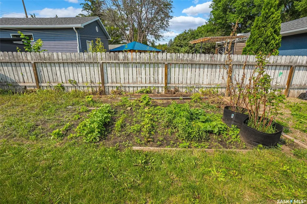 421 Y Avenue S Saskatoon SK S7M 3J8