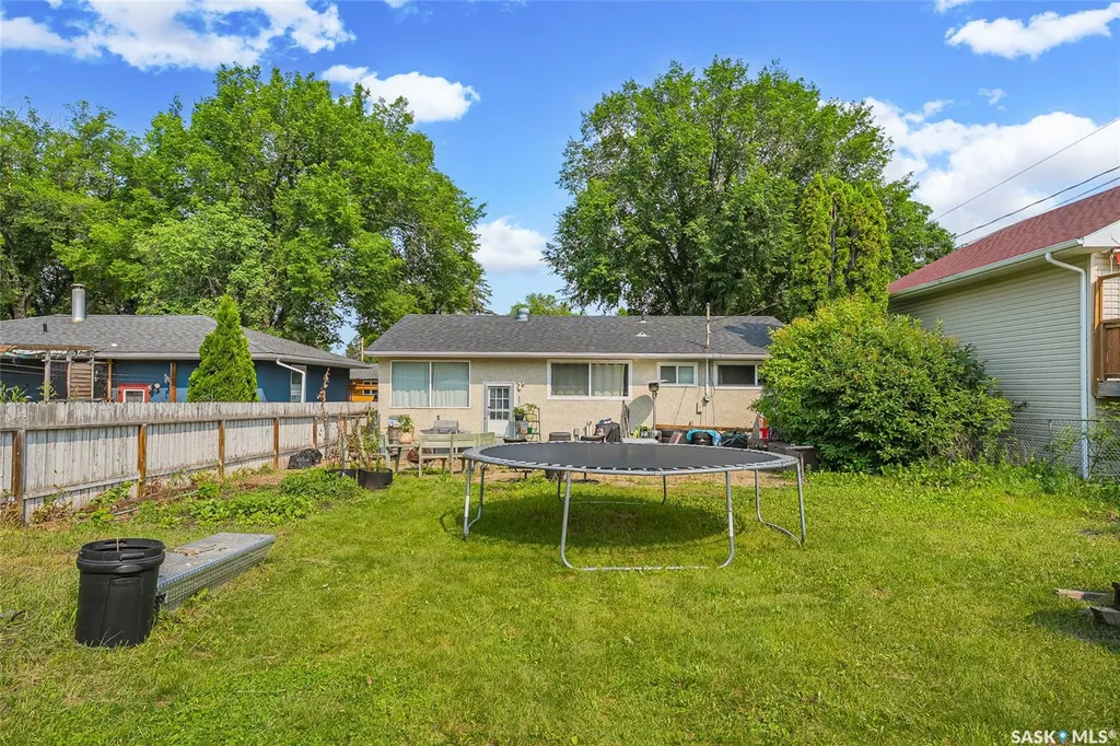 421 Y Avenue S Saskatoon SK S7M 3J8