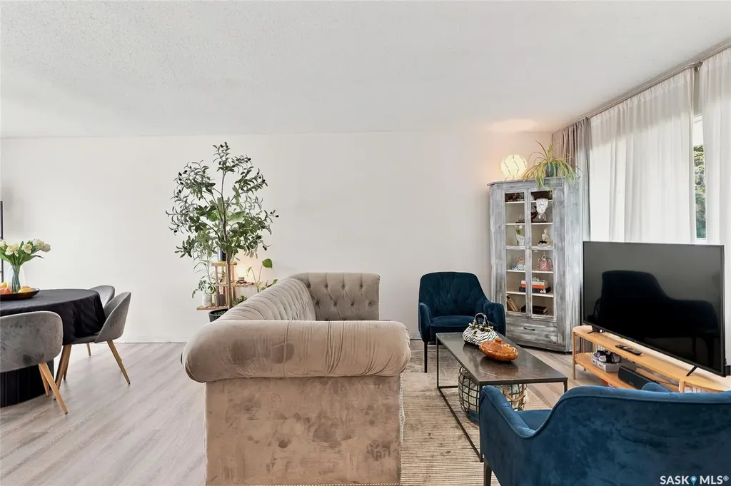 421 Y Avenue S Saskatoon SK S7M 3J8