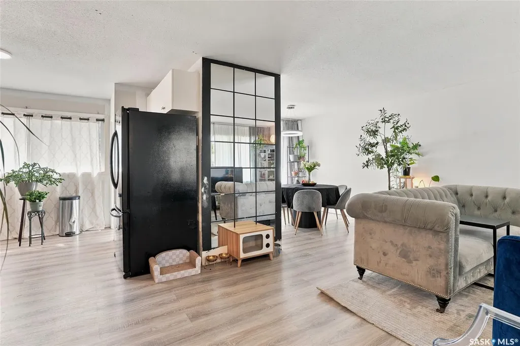 421 Y Avenue S Saskatoon SK S7M 3J8