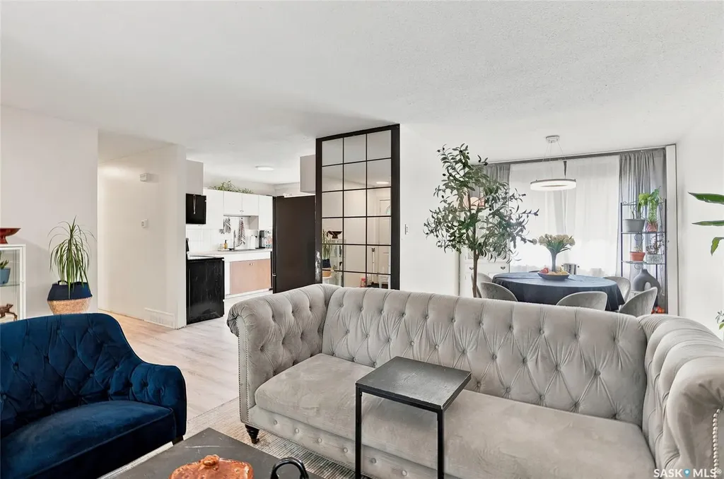 421 Y Avenue S Saskatoon SK S7M 3J8