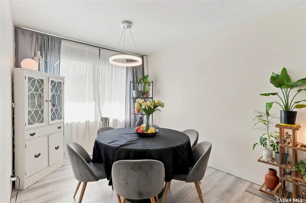 421 Y Avenue S Saskatoon SK S7M 3J8