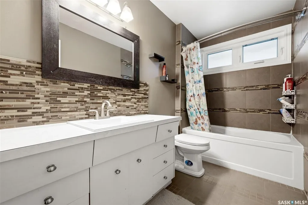 75 Rothwell Crescent Regina SK S4N 1R5