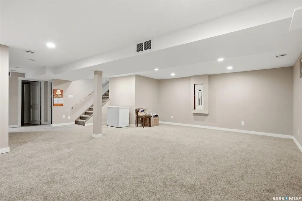 75 Rothwell Crescent Regina SK S4N 1R5