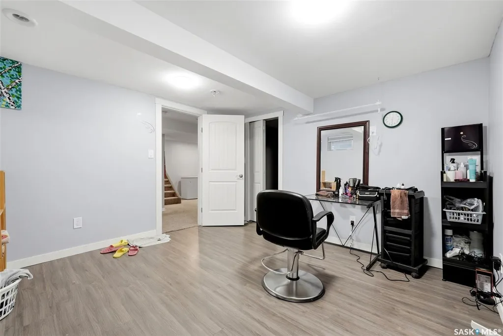 75 Rothwell Crescent Regina SK S4N 1R5