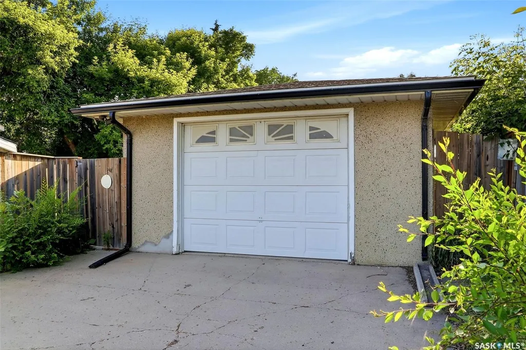 75 Rothwell Crescent Regina SK S4N 1R5