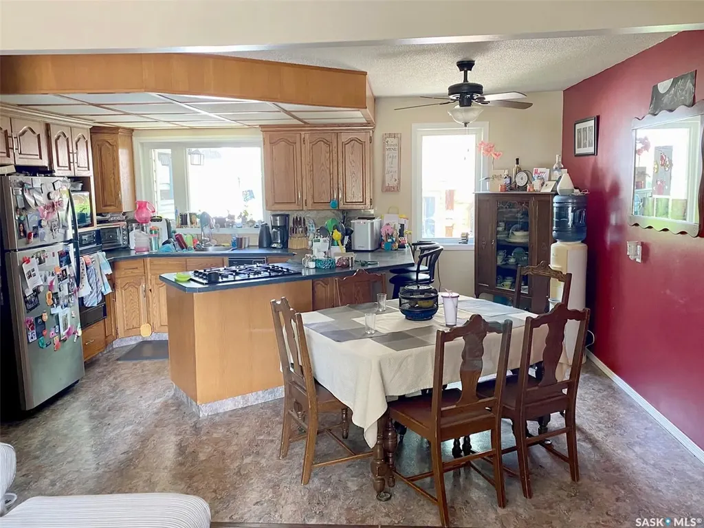 105 Assiniboia Avenue Assiniboia SK S0H 0B0