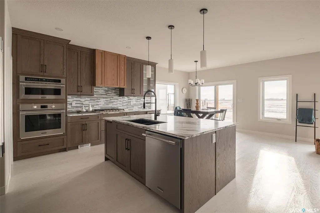 3748 Gee Crescent Regina SK S4V 3P1