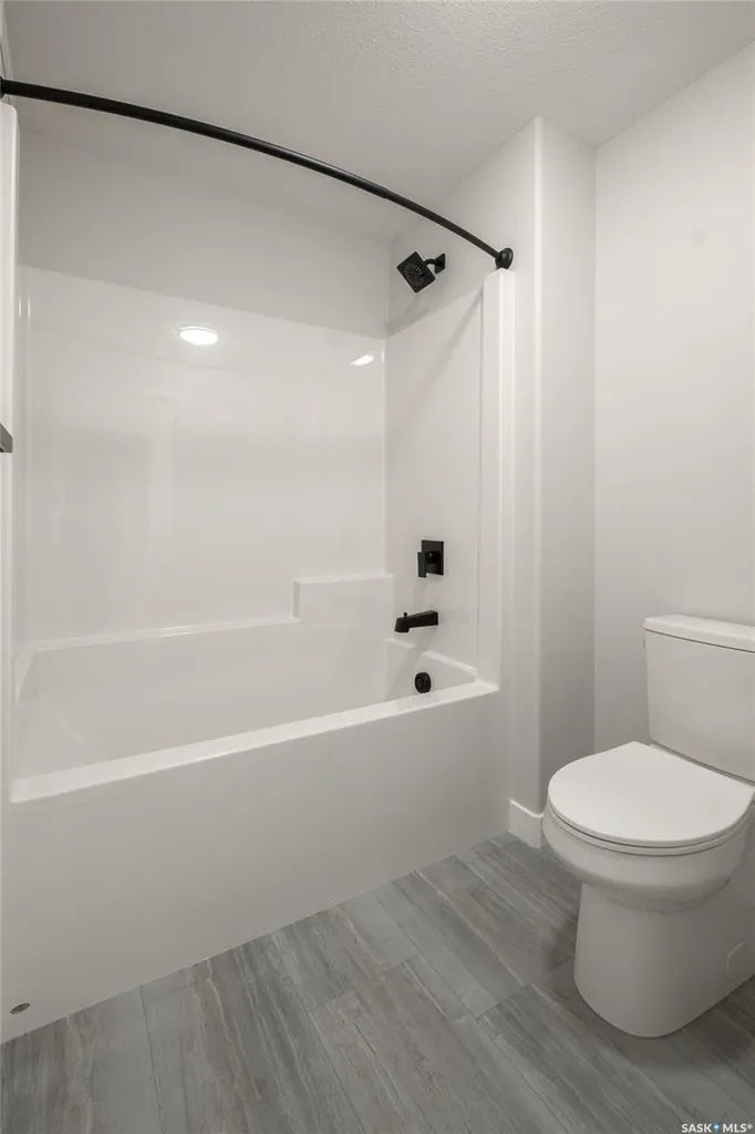 3748 Gee Crescent Regina SK S4V 3P1