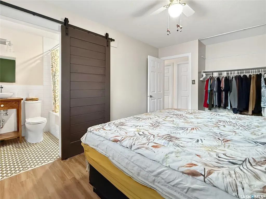 33 7th Avenue NE Swift Current SK S9H 2N2