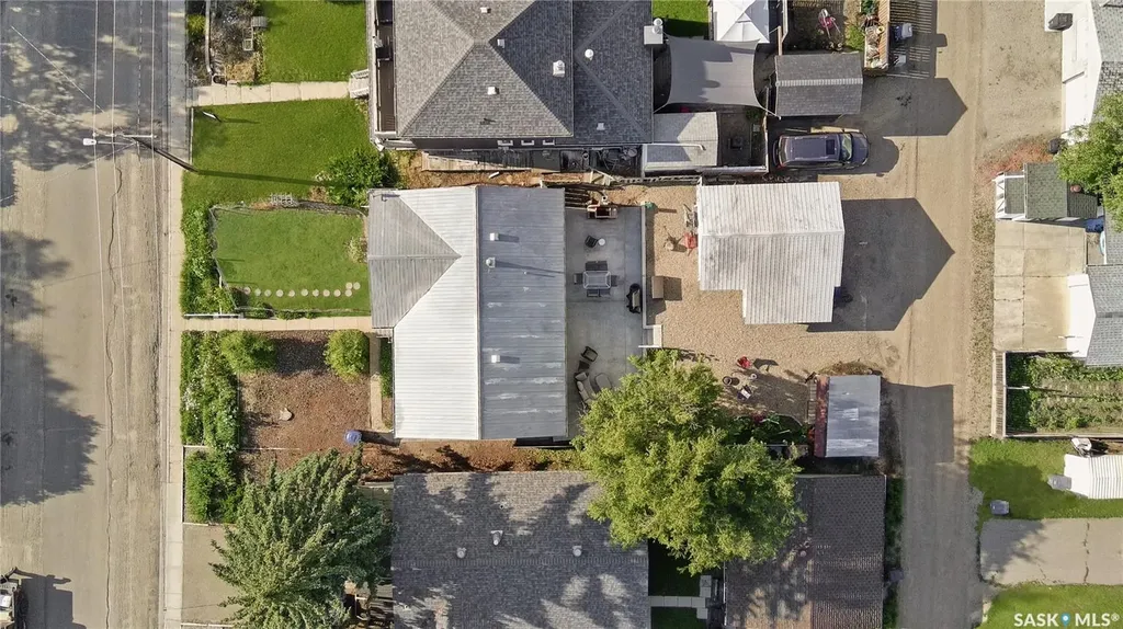 33 7th Avenue NE Swift Current SK S9H 2N2