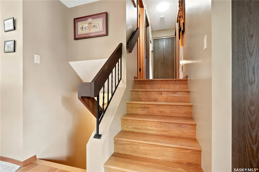 828 Seymour Crescent N Regina SK S4X 2G4