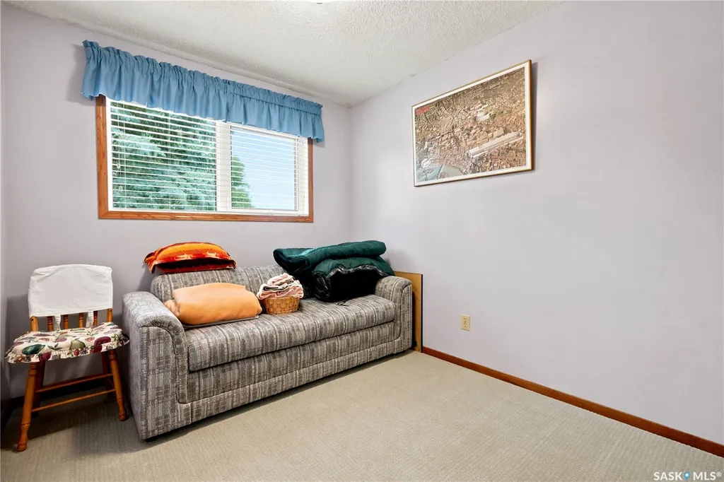 828 Seymour Crescent N Regina SK S4X 2G4