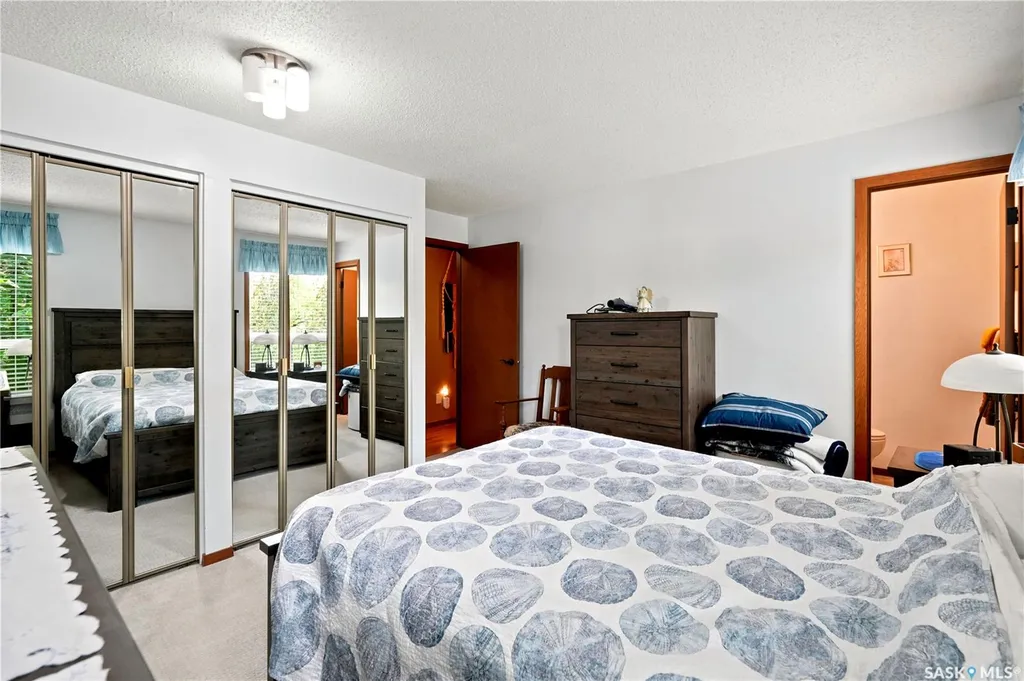 828 Seymour Crescent N Regina SK S4X 2G4