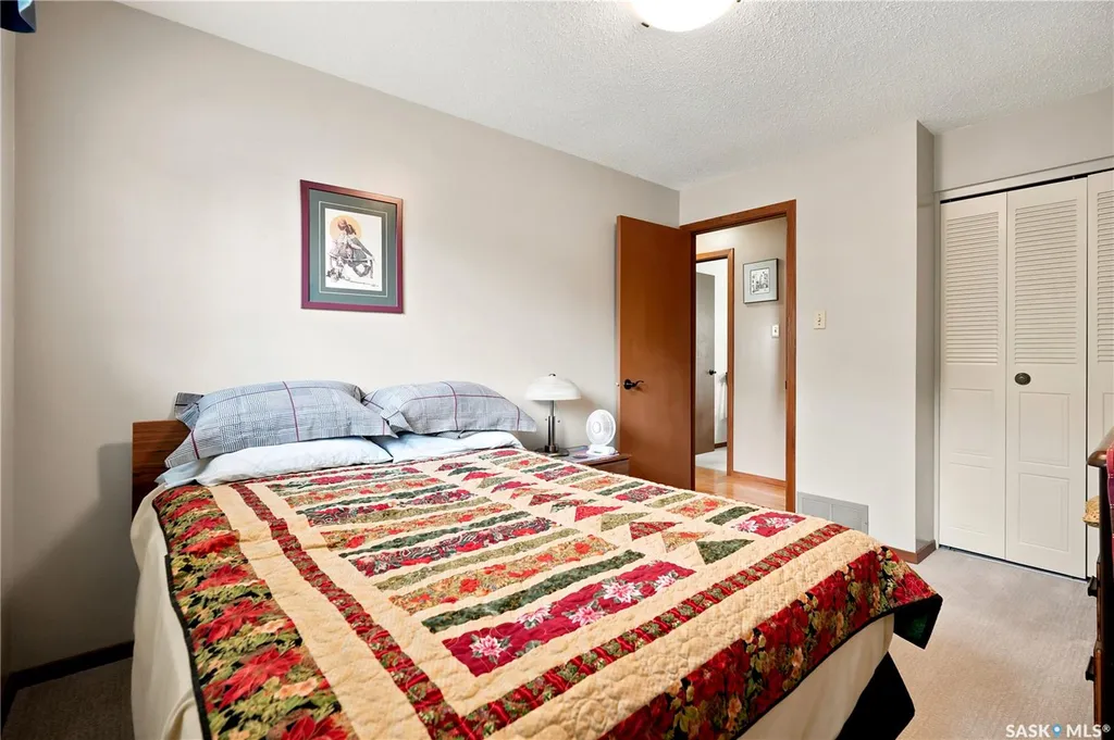828 Seymour Crescent N Regina SK S4X 2G4