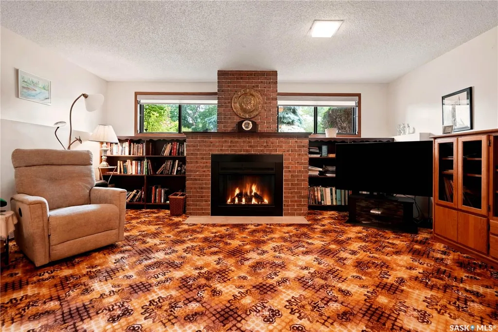 828 Seymour Crescent N Regina SK S4X 2G4