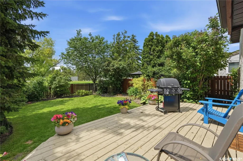 828 Seymour Crescent N Regina SK S4X 2G4
