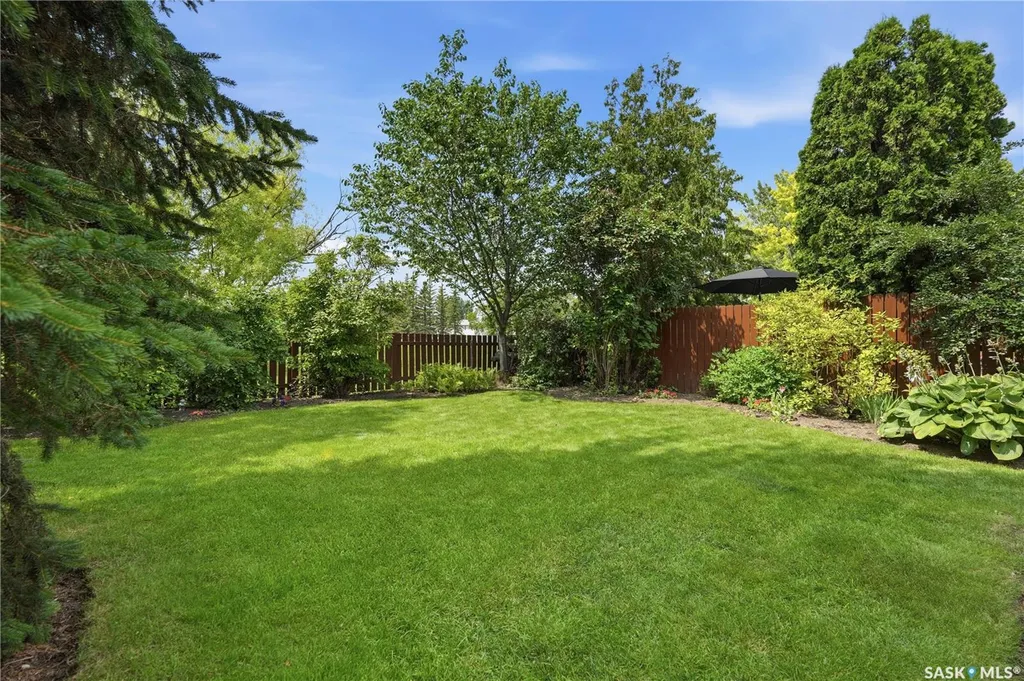 828 Seymour Crescent N Regina SK S4X 2G4