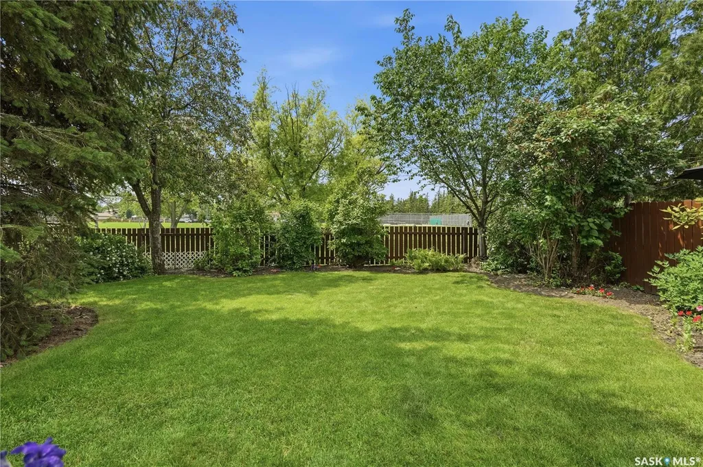 828 Seymour Crescent N Regina SK S4X 2G4