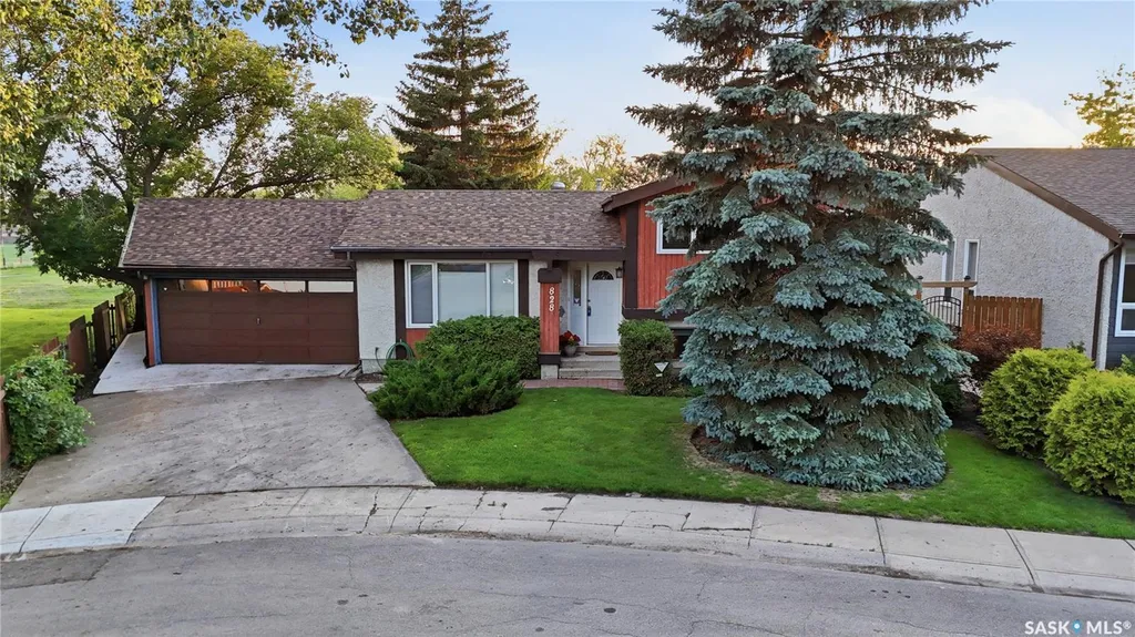 828 Seymour Crescent N Regina SK S4X 2G4