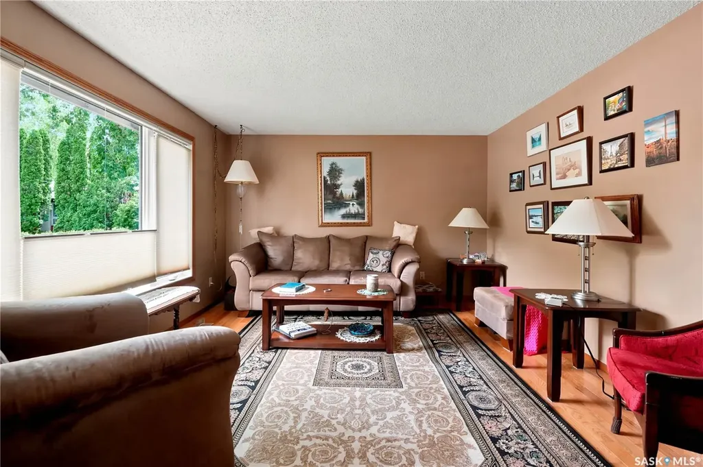 828 Seymour Crescent N Regina SK S4X 2G4