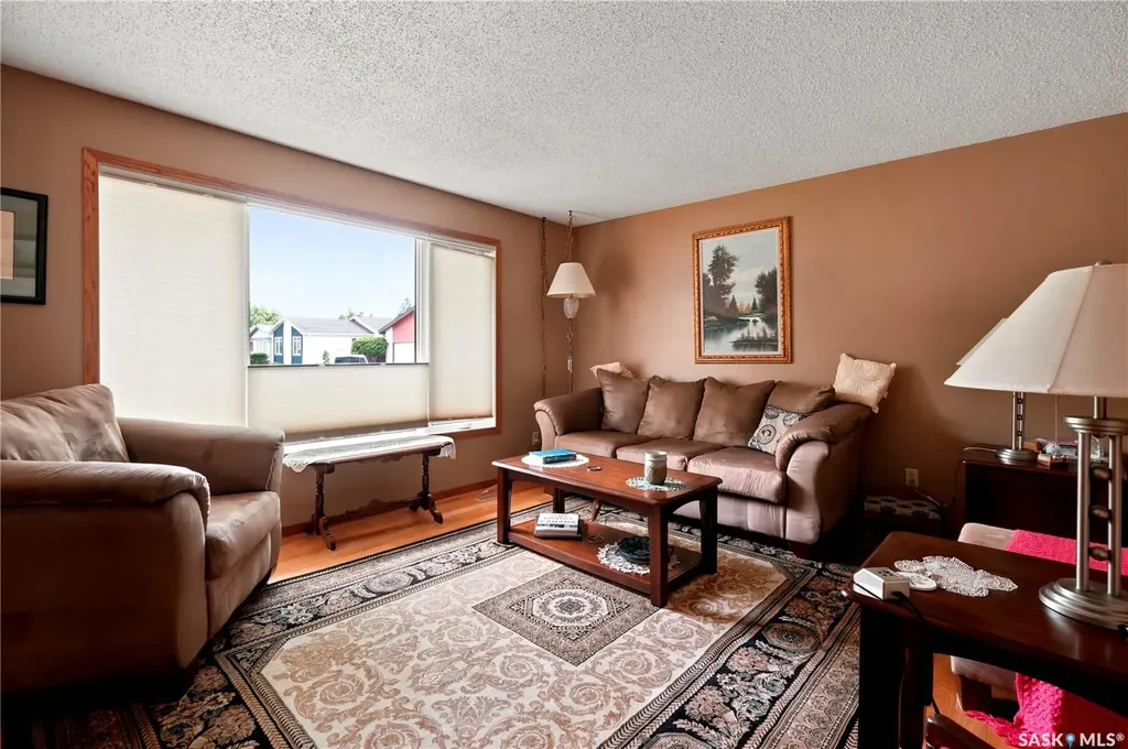 828 Seymour Crescent N Regina SK S4X 2G4