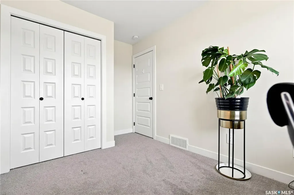 850 Brighton Gate Saskatoon SK S7V 1L2