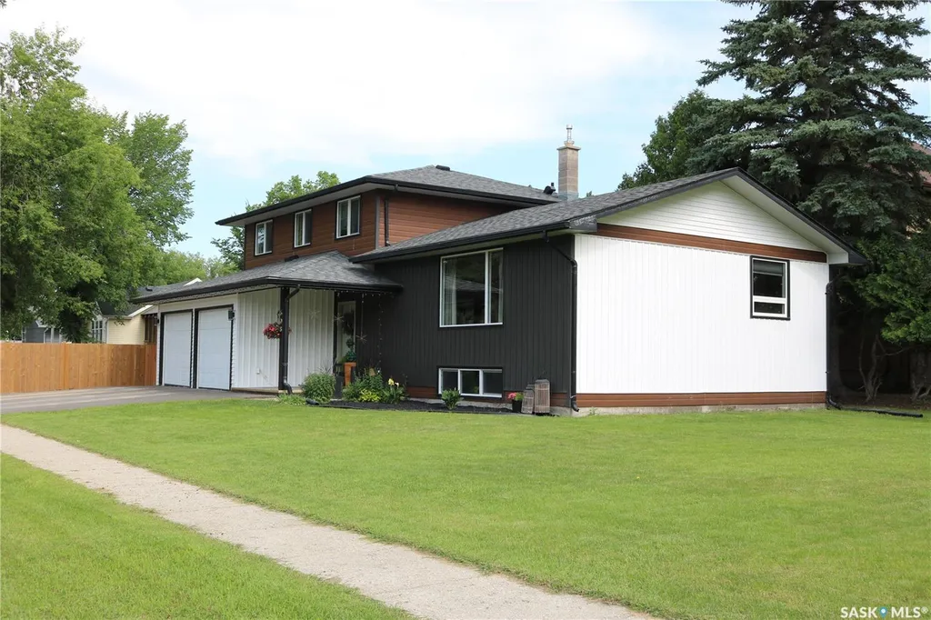 608 Windover Avenue Moosomin SK S0G 3N0