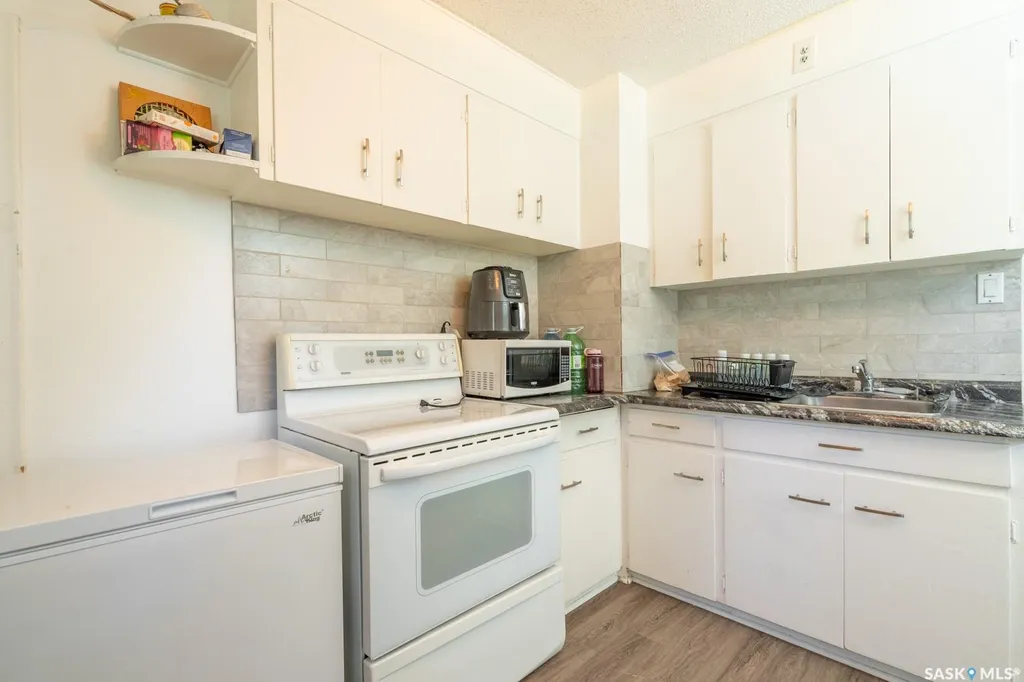 725 Cameron Street Regina SK S4T 2S2