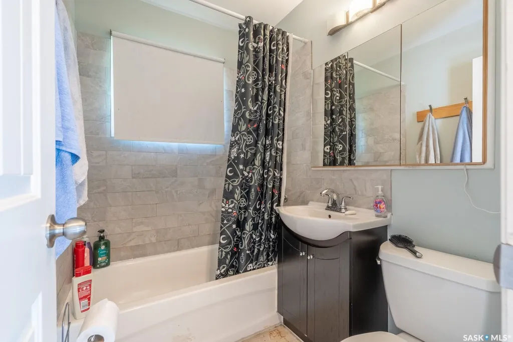 725 Cameron Street Regina SK S4T 2S2