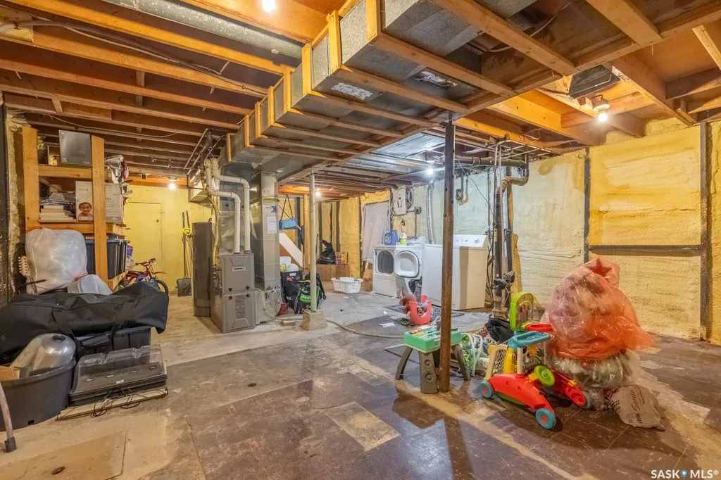 725 Cameron Street Regina SK S4T 2S2