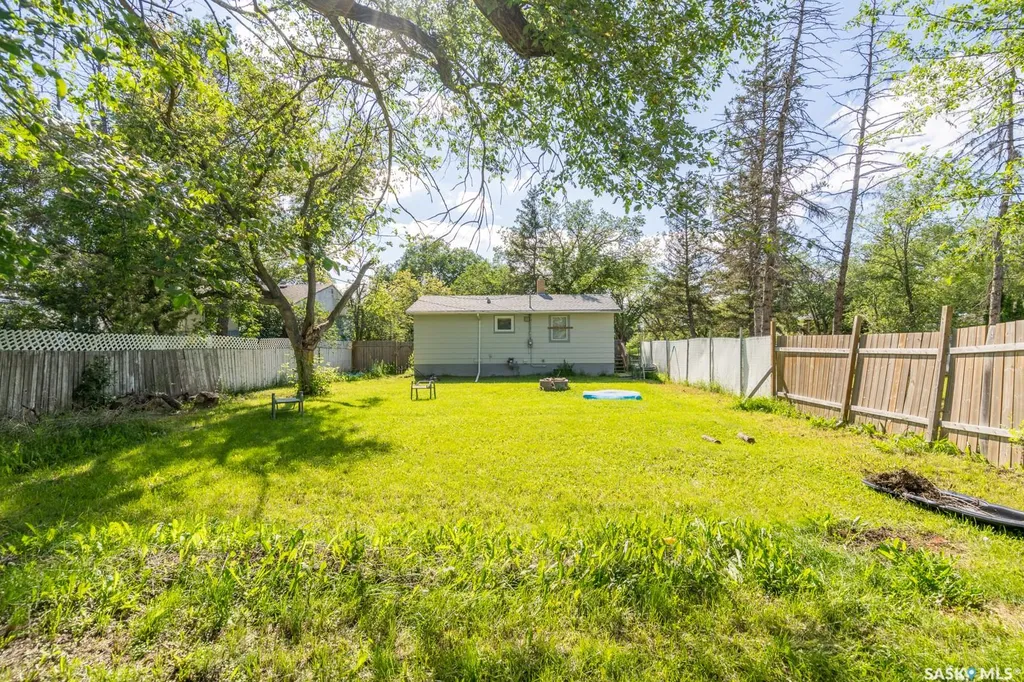 725 Cameron Street Regina SK S4T 2S2