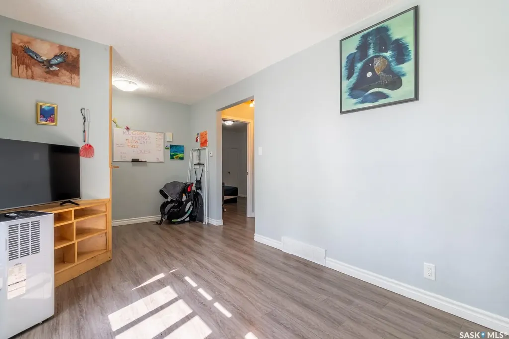 725 Cameron Street Regina SK S4T 2S2