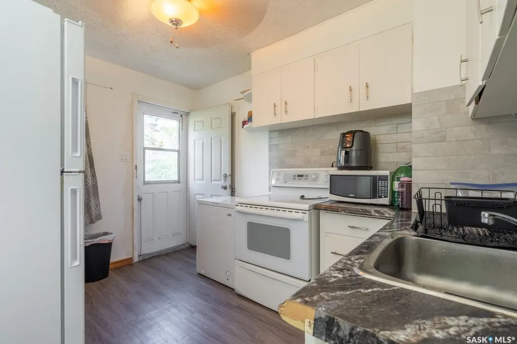725 Cameron Street Regina SK S4T 2S2