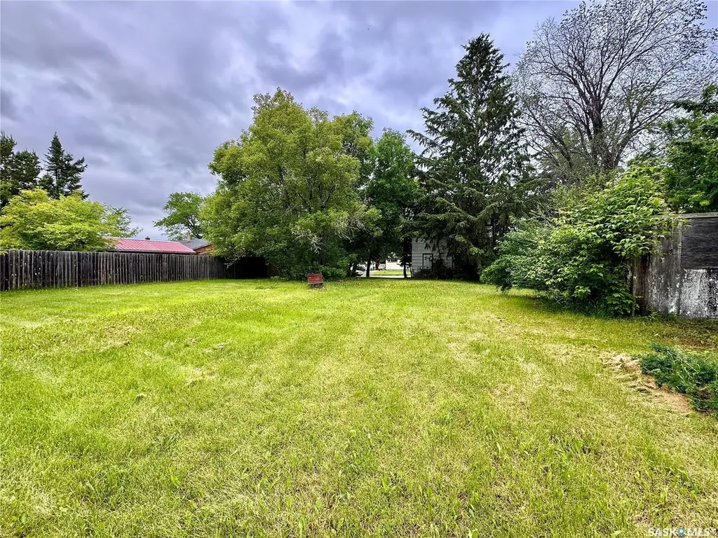 512 Maple Street Esterhazy SK S0A 0X0