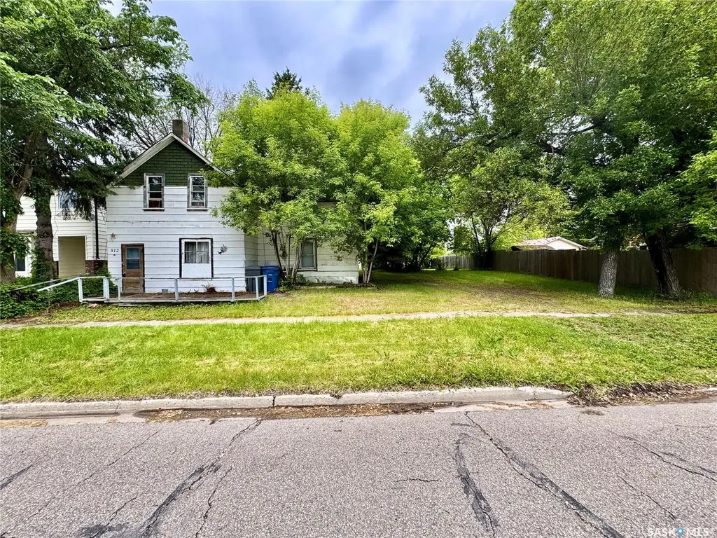 512 Maple Street Esterhazy SK S0A 0X0